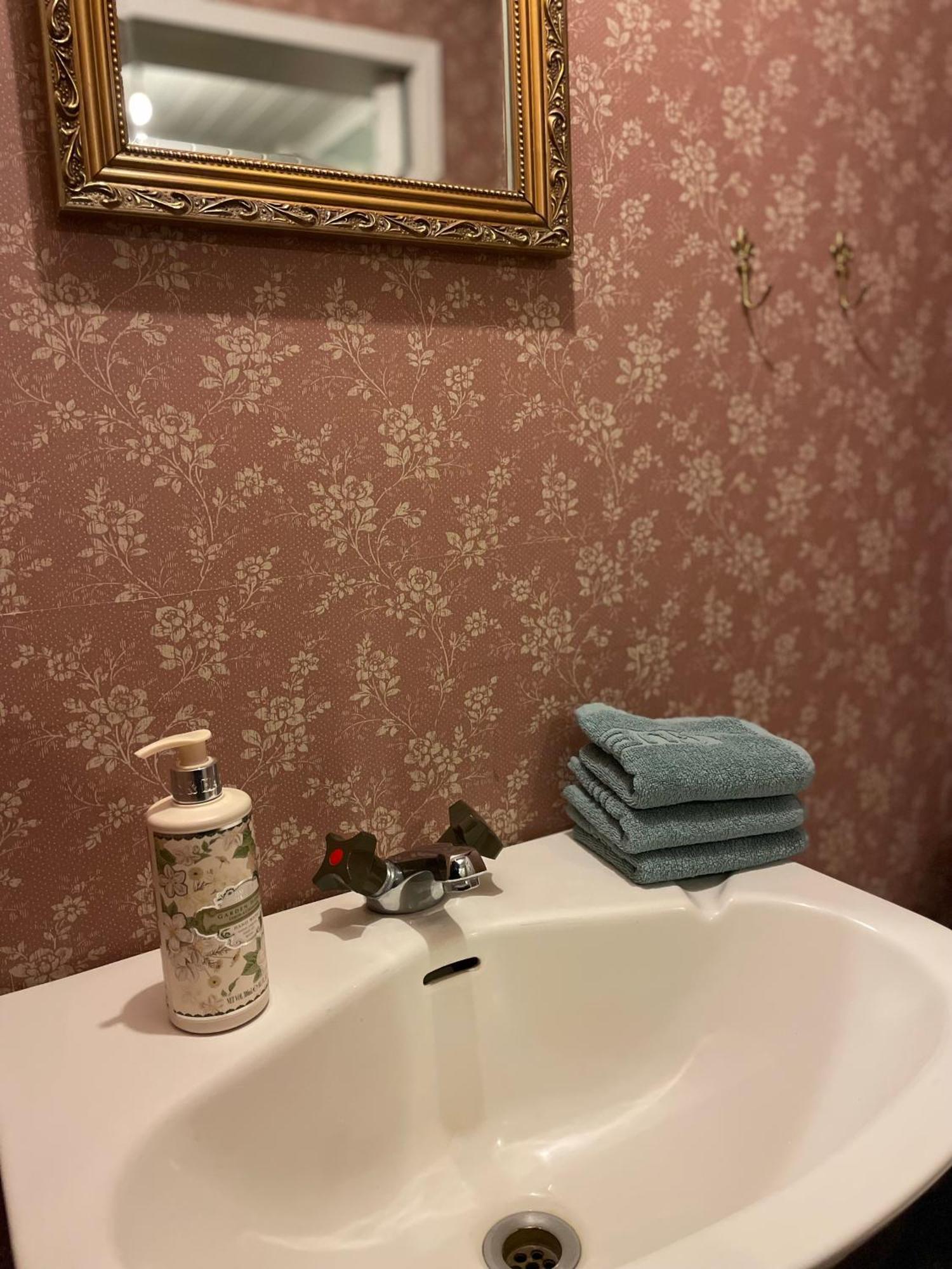 Baersta Bagarstugan Bnb Kolbäck Exteriér fotografie